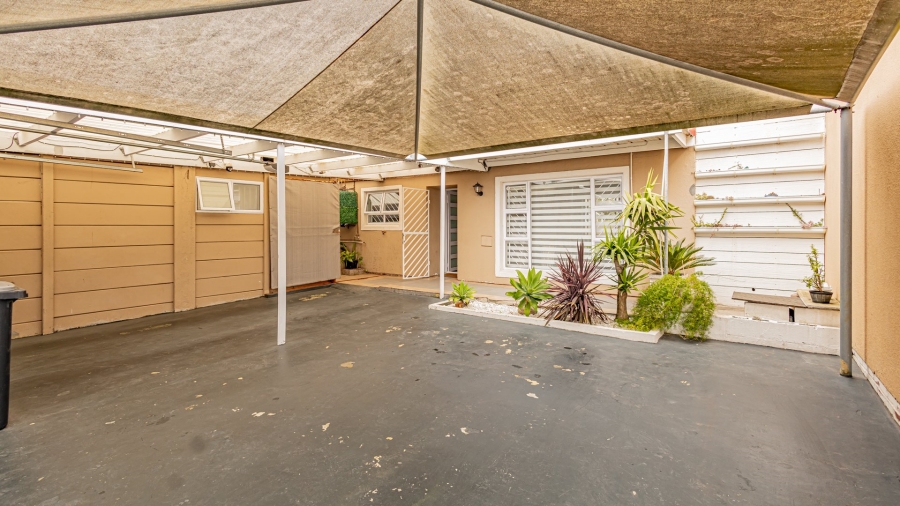 3 Bedroom Property for Sale in Westridge Western Cape